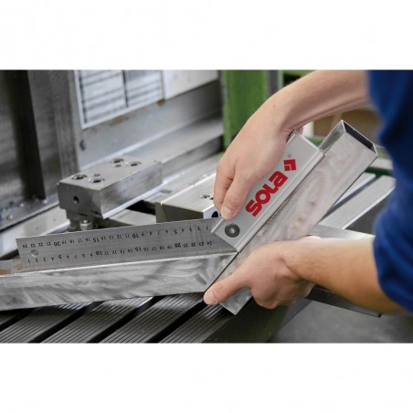 ESCUADRA AJUSTABLE DE ACERO INOXIDABLE QUATTRO 250x170mm (1)