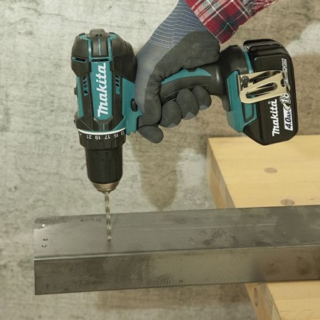 TALADRO ATORNILLADOR BATERIA MAKITA...
