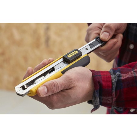 CUTTER FATMAX 18MM BOTON DE BLOQUEO