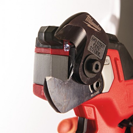 CORTADORA CABLE MILWAUKEE M12CC (6)
