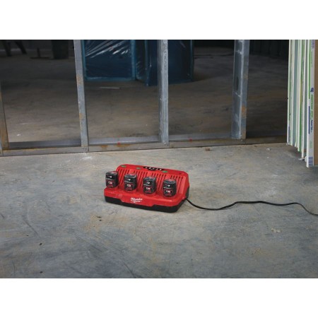 CARGADOR MULTIPLE MILWAUKEE M12C4 4X12V (3)